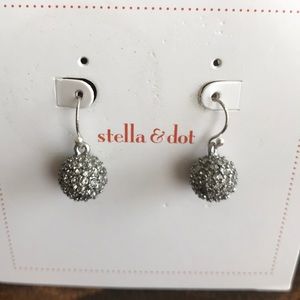 Stella and Dot drop earrings